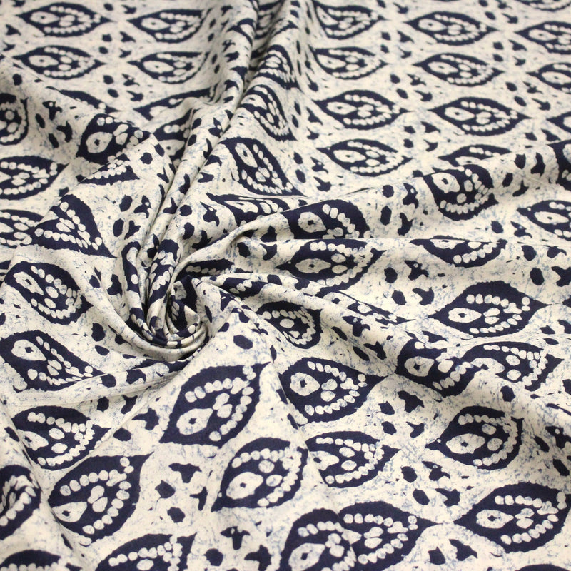 Tissu coton fin imprimé INDIENNES, motifs floraux BOOTA écrus & bleus - STANDARD 100 OEKO - TEX - TissusPapi.com