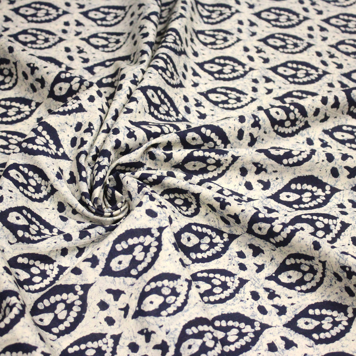 Tissu coton fin imprimé INDIENNES, motifs floraux BOOTA écrus & bleus - STANDARD 100 OEKO-TEX