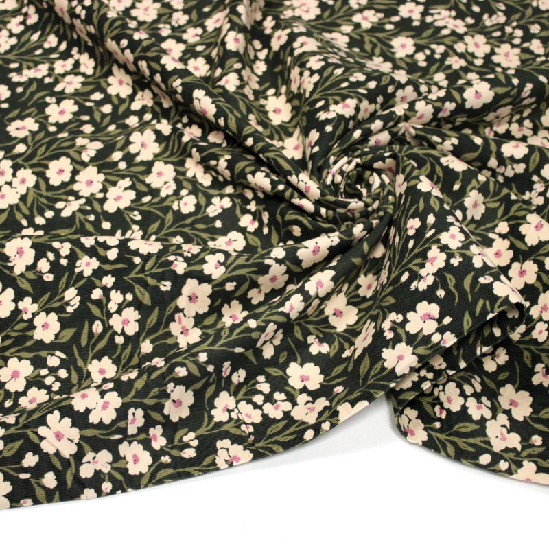 Tissu velours milleraies imprimé vert anglais aux fleurs écrues & fines feuilles - STANDARD 100 OEKO-TEX - TissusPapi.com