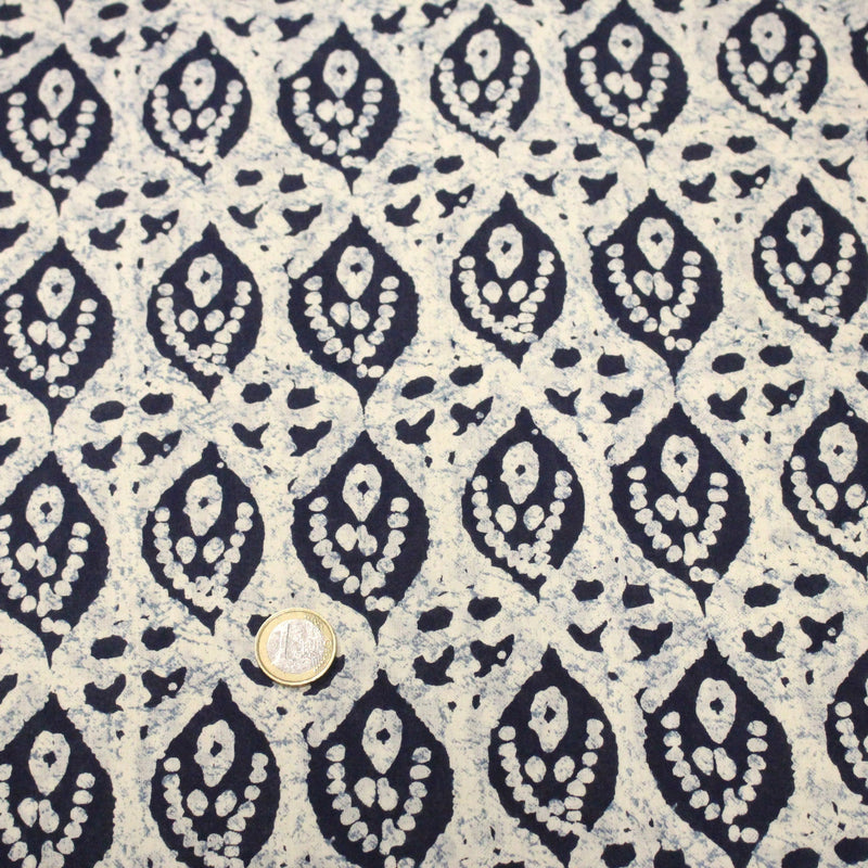 Tissu coton fin imprimé INDIENNES, motifs floraux BOOTA écrus & bleus - STANDARD 100 OEKO - TEX - TissusPapi.com