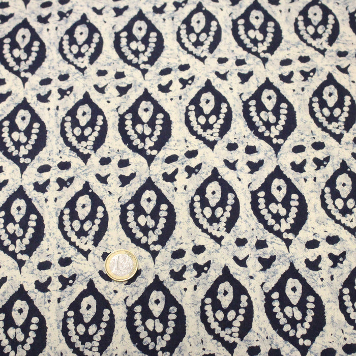 Tissu coton fin imprimé INDIENNES, motifs floraux BOOTA écrus & bleus - STANDARD 100 OEKO-TEX