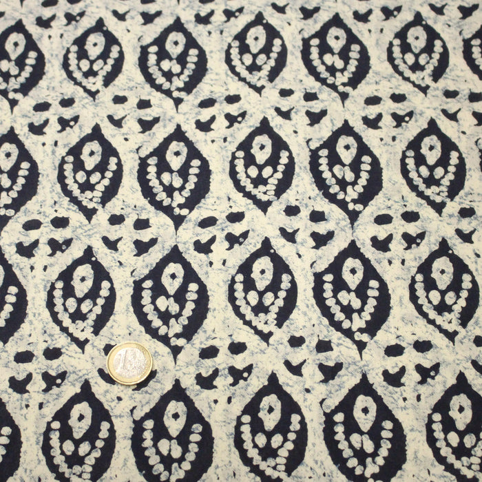 Tissu coton fin imprimé INDIENNES, motifs floraux BOOTA écrus & bleus - STANDARD 100 OEKO-TEX