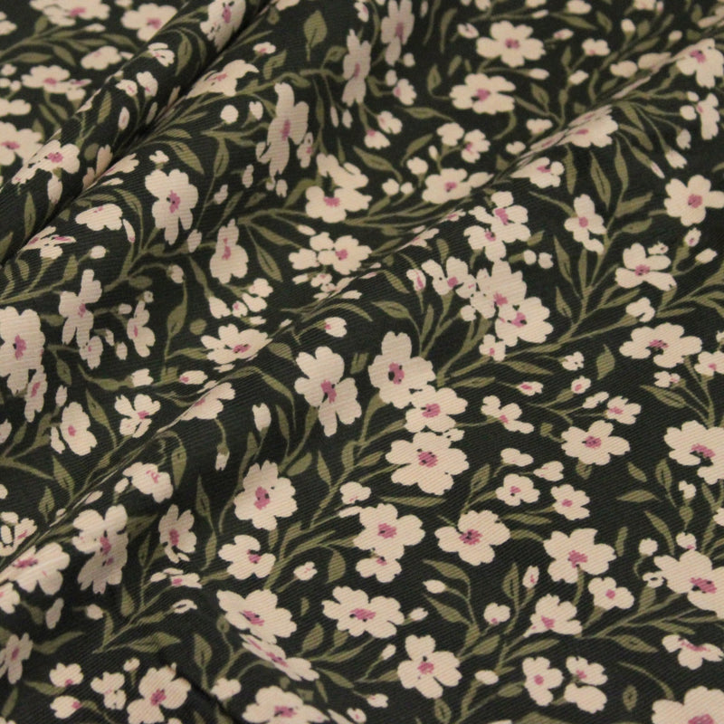 Tissu velours milleraies imprimé vert anglais aux fleurs écrues & fines feuilles - STANDARD 100 OEKO-TEX - TissusPapi.com