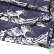 Tissu cotonnade motif japonais "La Grande Vague de Kanagawa" d'HOKUSAI, tons bleus & écrus - TissusPapi.com