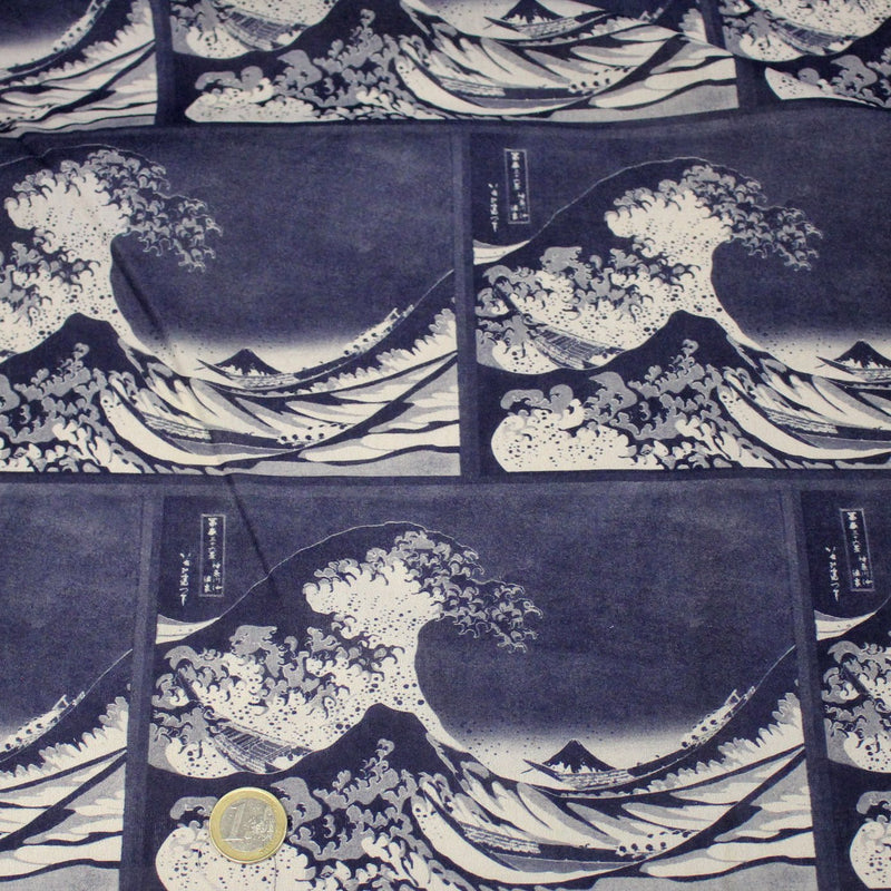 Tissu cotonnade motif japonais "La Grande Vague de Kanagawa" d'HOKUSAI, tons bleus & écrus - TissusPapi.com