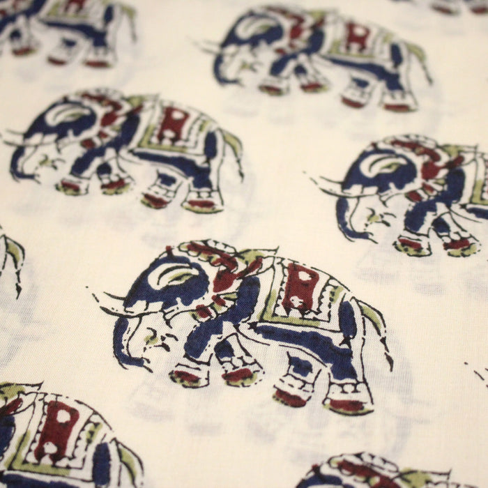 Tissu coton fin imprimé INDIENNES, écru aux éléphants - STANDARD 100 OEKO-TEX