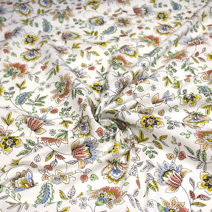 Tissu coton KALAMKARI aux fleurs indiennes multicolores sur fond blanc