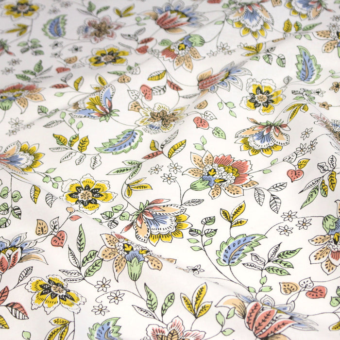 Tissu coton KALAMKARI aux fleurs indiennes multicolores sur fond blanc