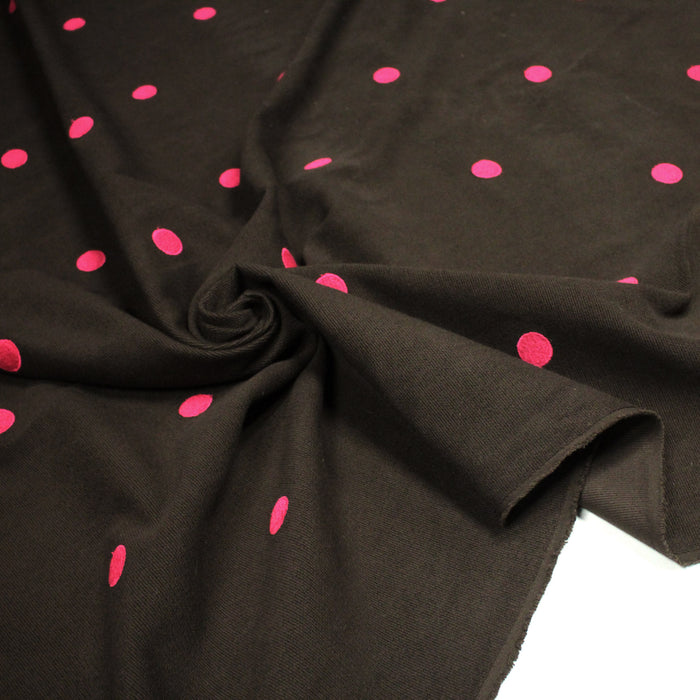 Tissu velours côtelés marron chocolat aux pois roses, fabrication française