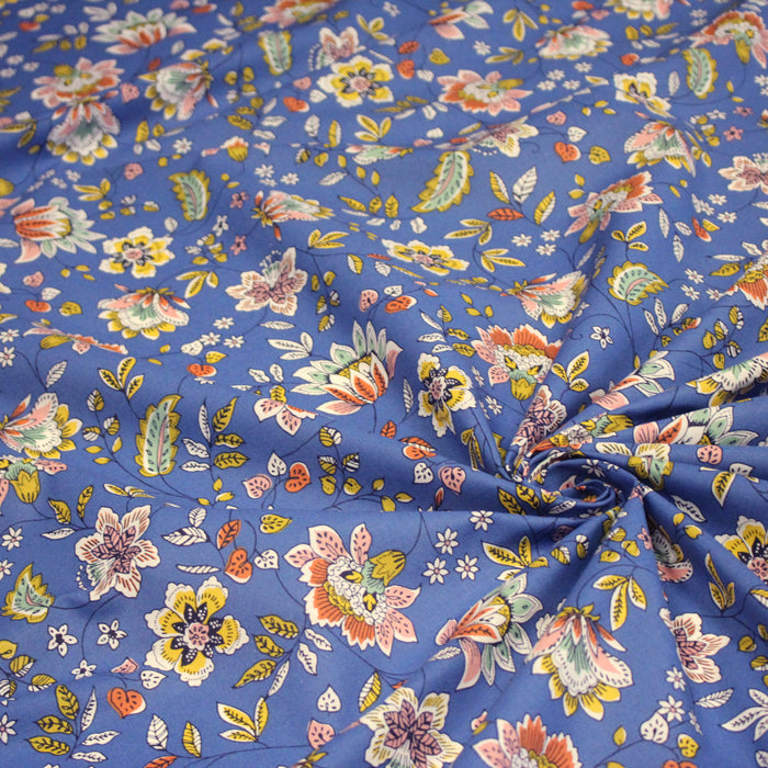 Tissu coton KALAMKARI aux fleurs indiennes multicolores sur fond bleu France