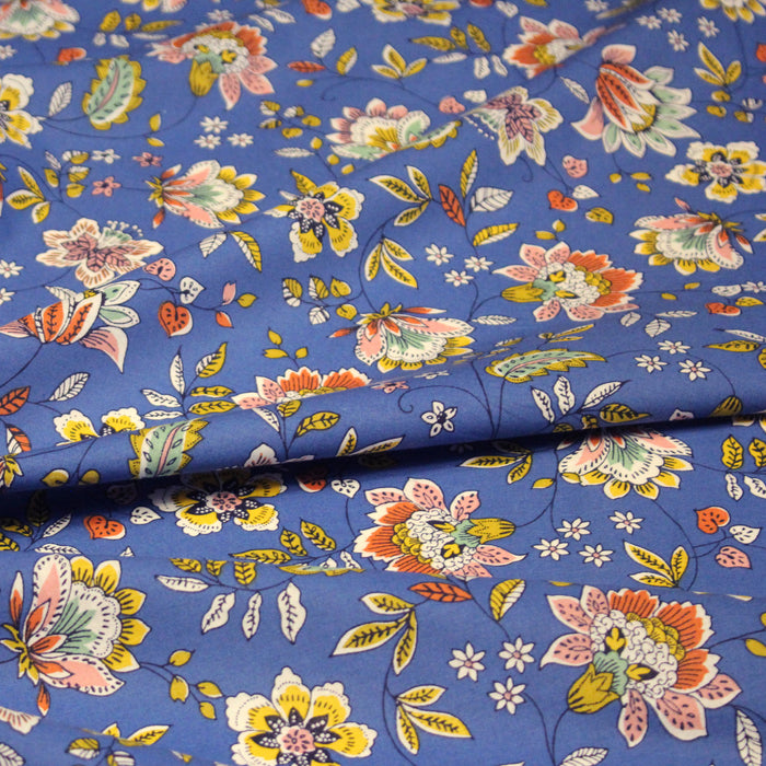 Tissu coton KALAMKARI aux fleurs indiennes multicolores sur fond bleu France