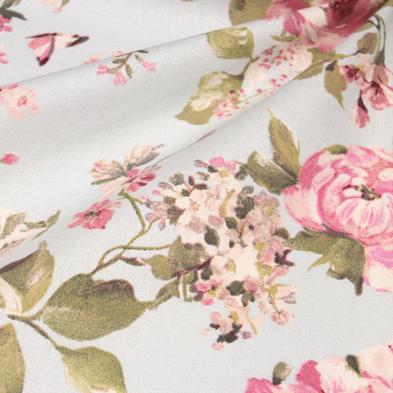 Tissu motif britannique aux grandes fleurs roses : lin, bleu, écru - COLLECTION BRIGHTON - TissusPapi.com
