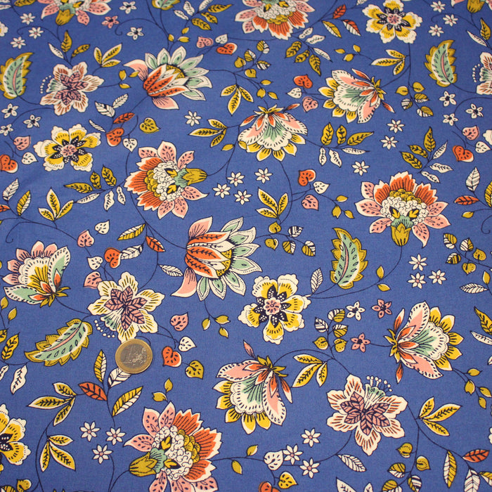 Tissu coton KALAMKARI aux fleurs indiennes multicolores sur fond bleu France