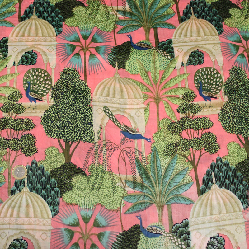 Tissu coton fin imprimé INDIENNES, rose, temples indiens, palmiers et paons, écru / vert / bleu