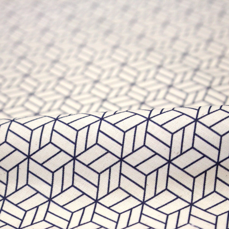 Tissu cotonnade motif japonais KAGOME – Bleu indigo & écru - TissusPapi.com