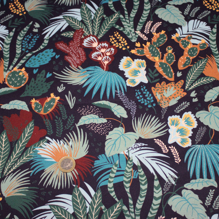 Tissu gabardine de coton LUXE imprimée motif tropical graphique, tons verts & bleus