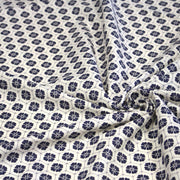 Tissu cotonnade motif japonais KIKKŌ HANABISHI, fleurs & hexagone, bleu & écru - TissusPapi.com