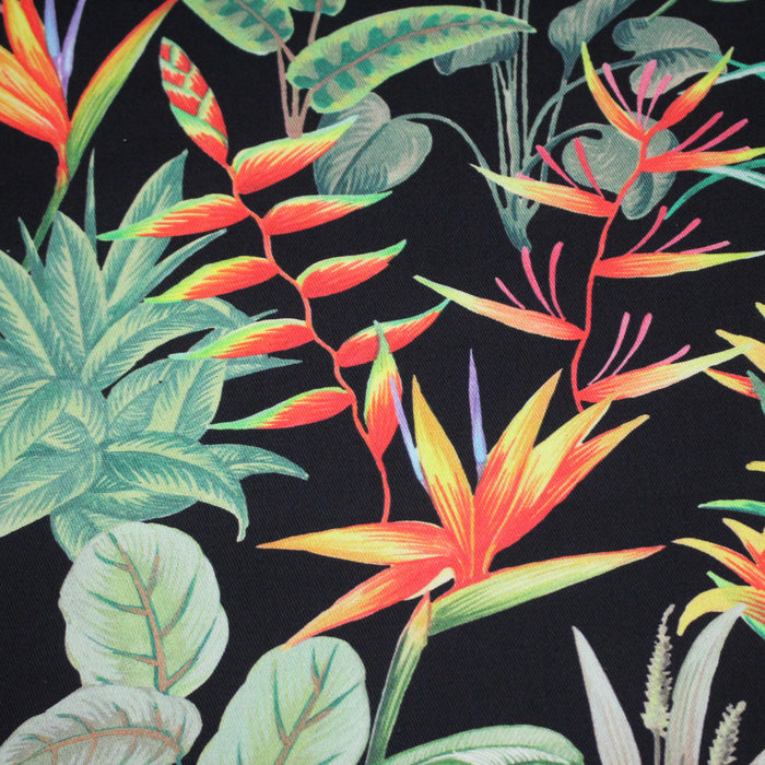 Tissu gabardine de coton LUXE imprimée motif de forêt tropical luxuriante multicolore, fond noir