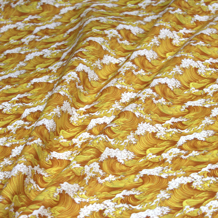Tissu cotonnade motif japonais de la vague Kanagawa d’Hokusai, tons jaunes & blancs