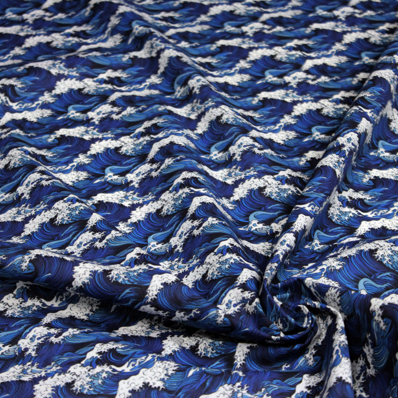 Tissu cotonnade motif japonais de la vague Kanagawa d’Hokusai, tons bleus & blancs - OEKO - TEX - TissusPapi.com