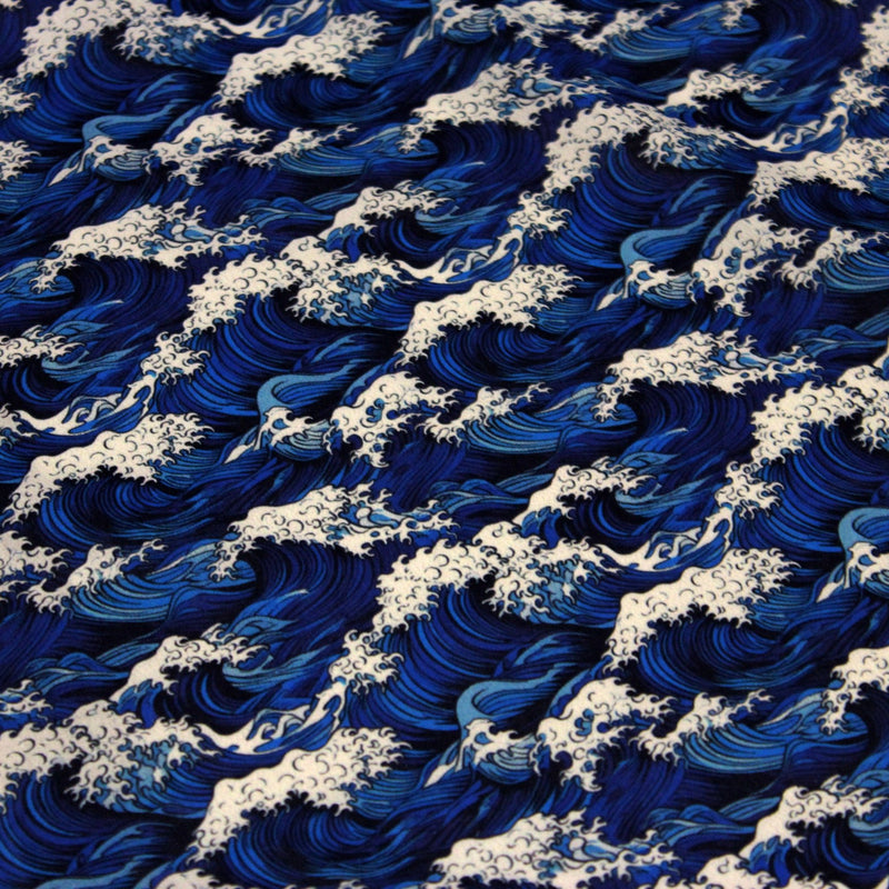 Tissu cotonnade motif japonais de la vague Kanagawa d’Hokusai, tons bleus & blancs - OEKO - TEX - TissusPapi.com