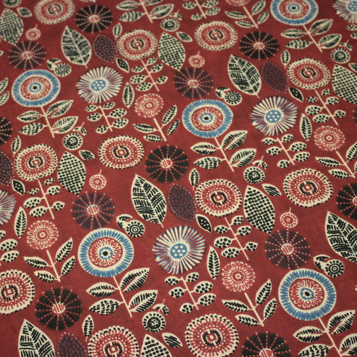 Tissu coton fin imprimé INDIENNES, rouge fleurs & feuilles bleues, noires, écrues - STANDARD 100 OEKO - TEX - TissusPapi.com