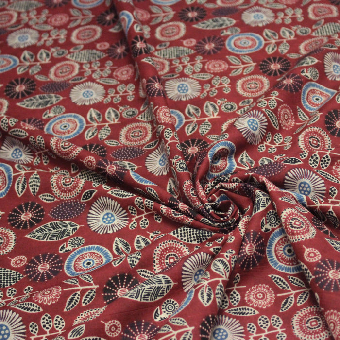 Tissu coton fin imprimé INDIENNES, rouge fleurs & feuilles bleues, noires, écrues - STANDARD 100 OEKO - TEX - TissusPapi.com