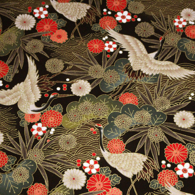 Tissu coton motif japonais TSURU aux grues dorées, chrysanthèmes & Seigaiha, fond noir - COLLECTION JAPON DORÉ - TissusPapi.com