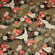 Tissu coton motif japonais TSURU aux grues dorées, chrysanthèmes & Seigaiha, fond noir - COLLECTION JAPON DORÉ - TissusPapi.com