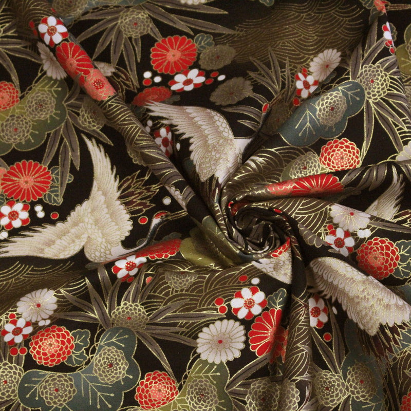 Tissu coton motif japonais TSURU aux grues dorées, chrysanthèmes & Seigaiha, fond noir - COLLECTION JAPON DORÉ - TissusPapi.com