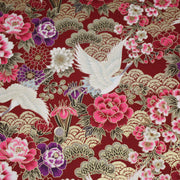 Tissu coton motif japonais TSURU aux grues dorées, chrysanthèmes & Seigaiha, fond rouge - COLLECTION JAPON DORÉ - TissusPapi.com