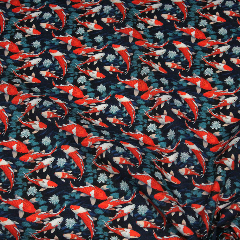 Tissu cotonnade motif japonais KOï aux poissons carpes koï rouges, fleurs et fond bleu - OEKO - TEX - TissusPapi.com