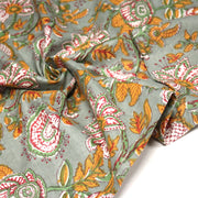 Tissu coton fin imprimé INDIENNES, vert amande aux fleurs jaunes rouges et blanches - TissusPapi.com