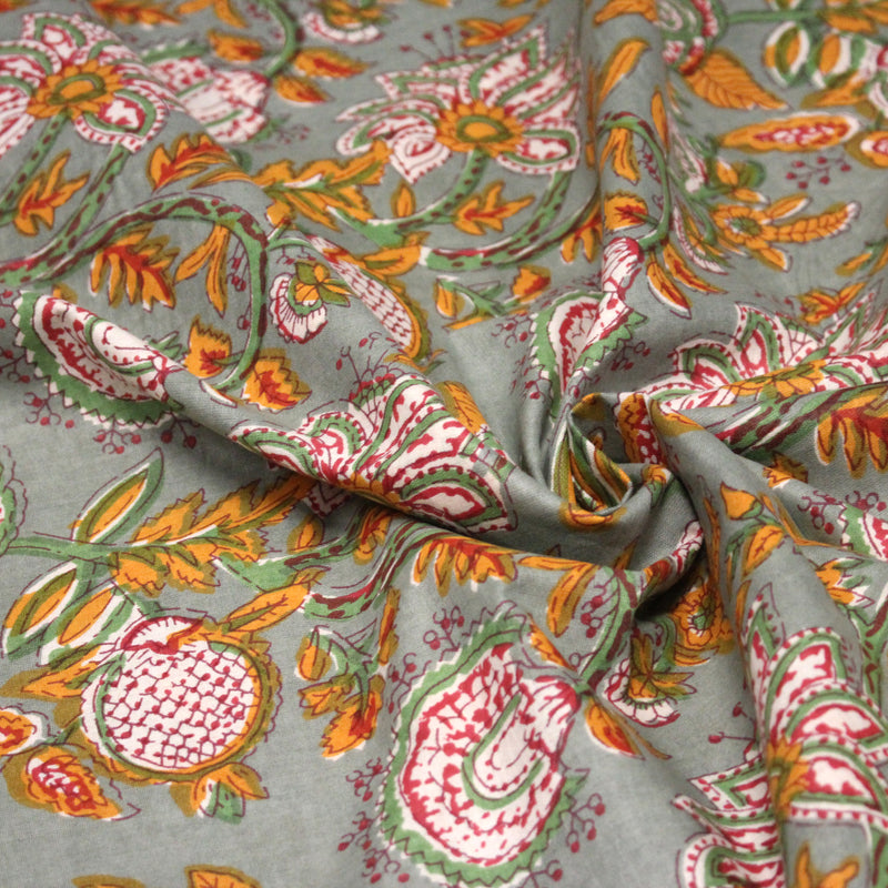 Tissu coton fin imprimé INDIENNES, vert amande aux fleurs jaunes rouges et blanches - TissusPapi.com