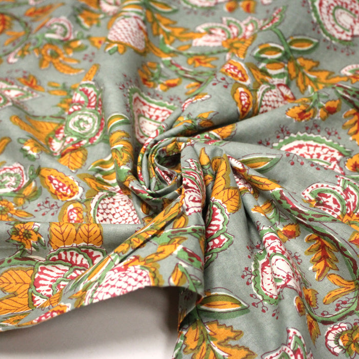 Tissu coton fin imprimé INDIENNES, vert amande aux fleurs jaunes rouges et blanches