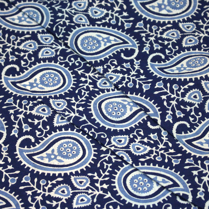 Tissu coton fin imprimé INDIENNES, motif Paisley cachemire bleu, ciel et blanc - TissusPapi.com