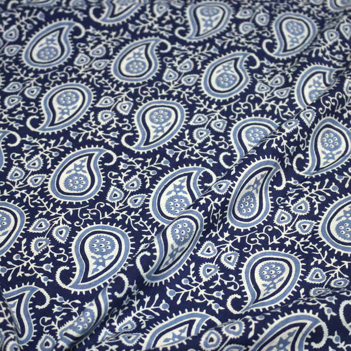 Tissu coton fin imprimé INDIENNES, motif Paisley cachemire bleu, ciel et blanc