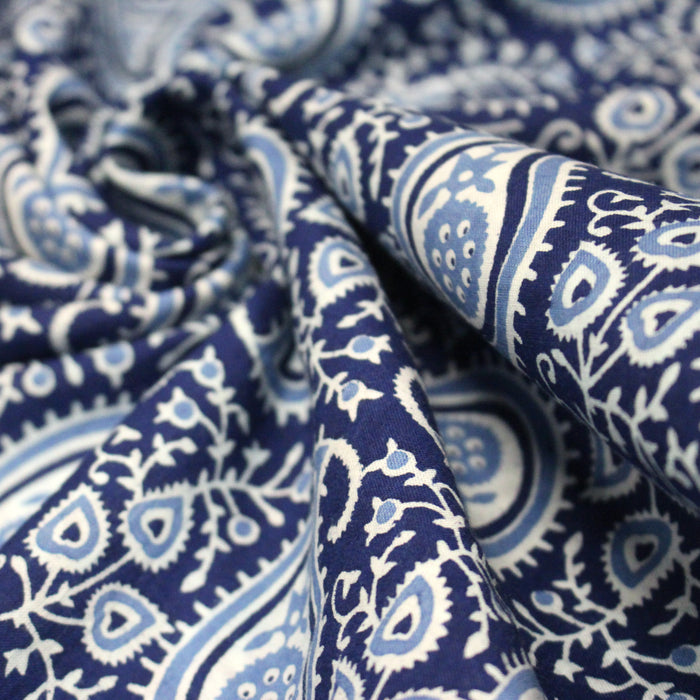 Tissu coton fin imprimé INDIENNES, motif Paisley cachemire bleu, ciel et blanc