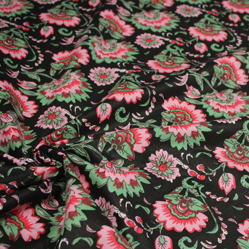 Tissu coton fin imprimé INDIENNES, noir aux fleurs roses rouges et vertes - TissusPapi.com