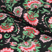 Tissu coton fin imprimé INDIENNES, noir aux fleurs roses rouges et vertes - TissusPapi.com