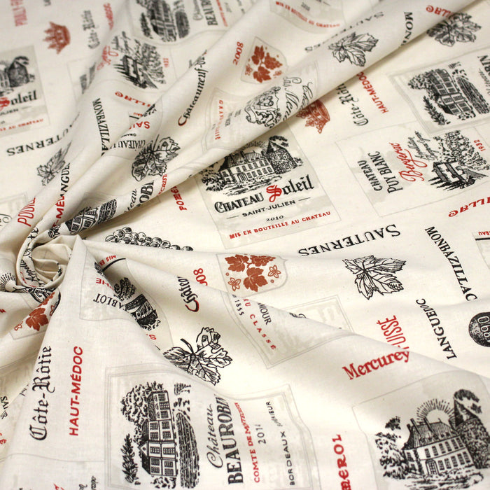 : Tissu cotonnade VINS & CEPAGES aux étiquettes et noms de vins et terroirs, écru - TissusPapi.com