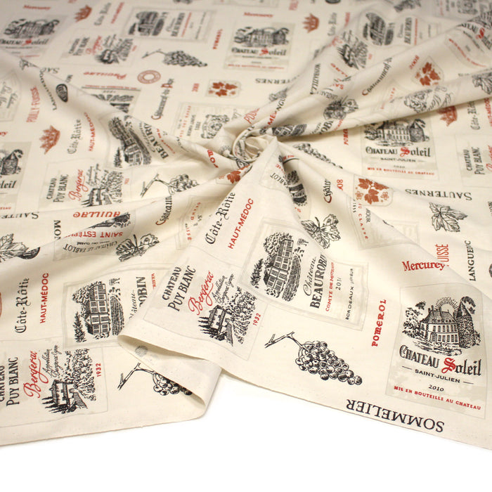 : Tissu cotonnade VINS & CEPAGES aux étiquettes et noms de vins et terroirs, écru - TissusPapi.com