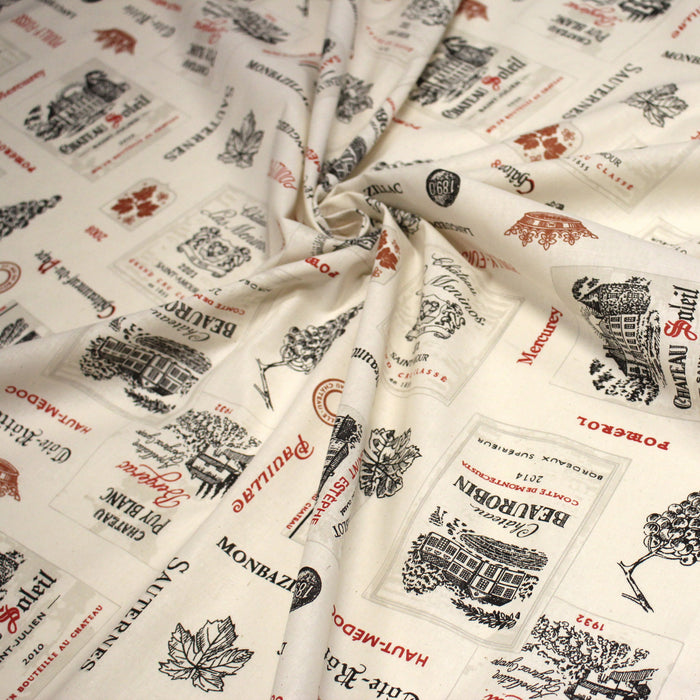 : Tissu cotonnade VINS & CEPAGES aux étiquettes et noms de vins et terroirs, écru - TissusPapi.com