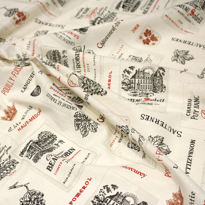: Tissu cotonnade VINS & CEPAGES aux étiquettes et noms de vins et terroirs, écru - TissusPapi.com