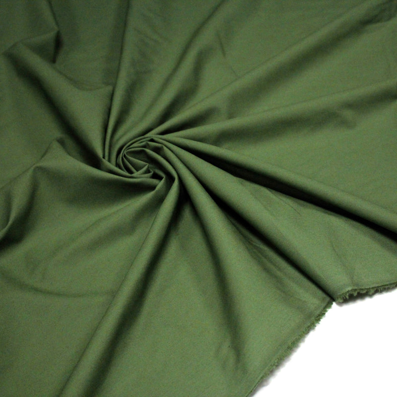 Tissu popeline de coton vert mousse uni - COLLECTION LES BASIQUES - TissusPapi.com
