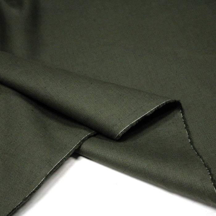 Tissu sergé de coton vert kaki, tissage fin