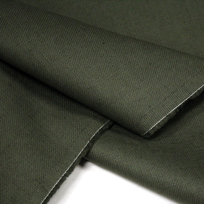 Tissu sergé de coton vert kaki, tissage fin