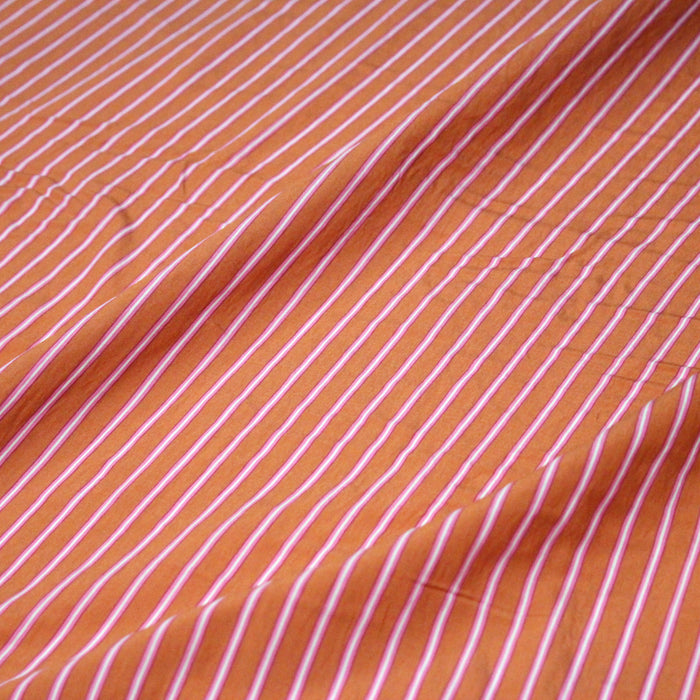 Tissu viscose fluide SERENIDADE, tissé corail aux rayures roses et blanches - Fabrication française - TissusPapi.com