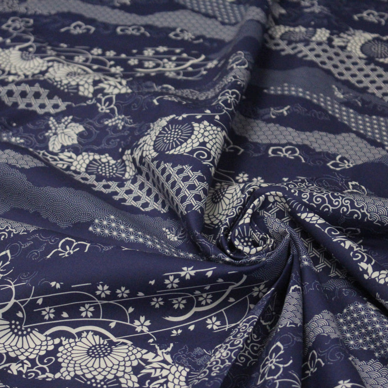 Tissu cotonnade WAGARA aux motifs japonais et tons bleu indigo & écrus - TissusPapi.com