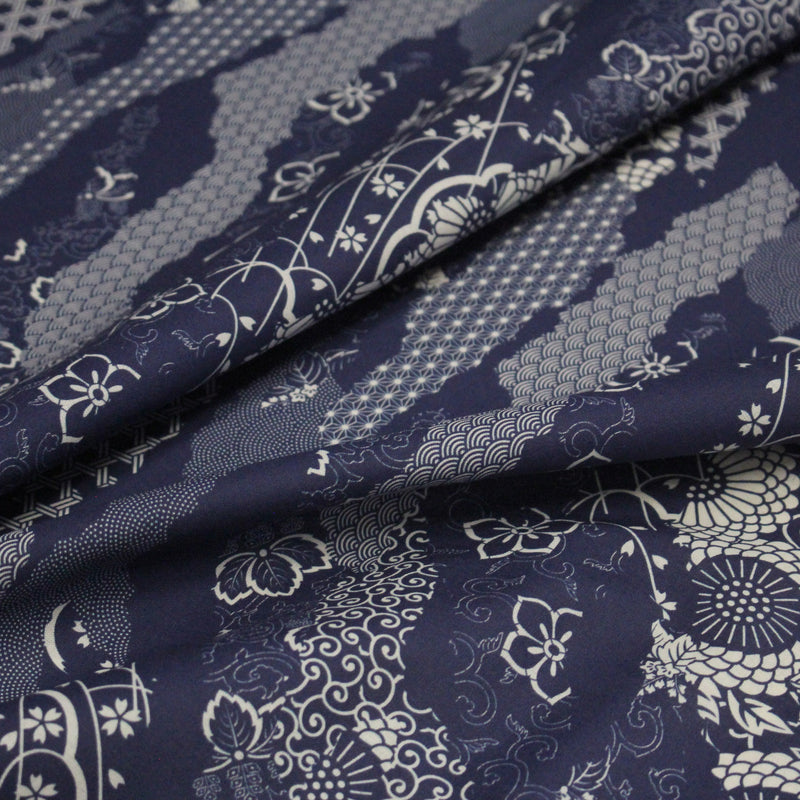 Tissu cotonnade WAGARA aux motifs japonais et tons bleu indigo & écrus - TissusPapi.com